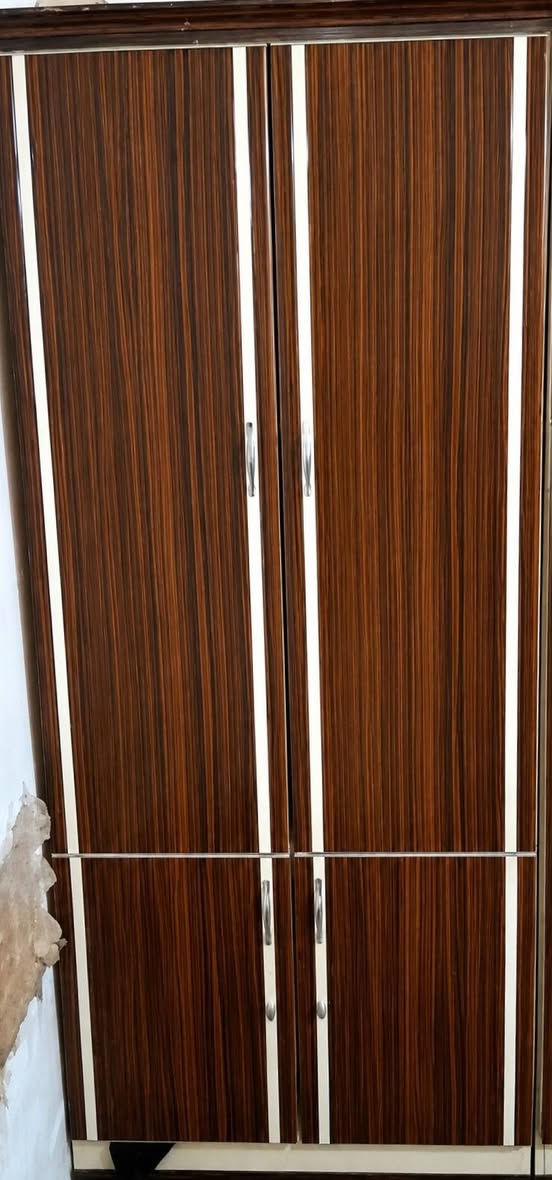 السعر 750 وبي مجال بسيط 3 كناتير منفصلة
الجامة بيها فطر بسيط 
*********** للتواصل
