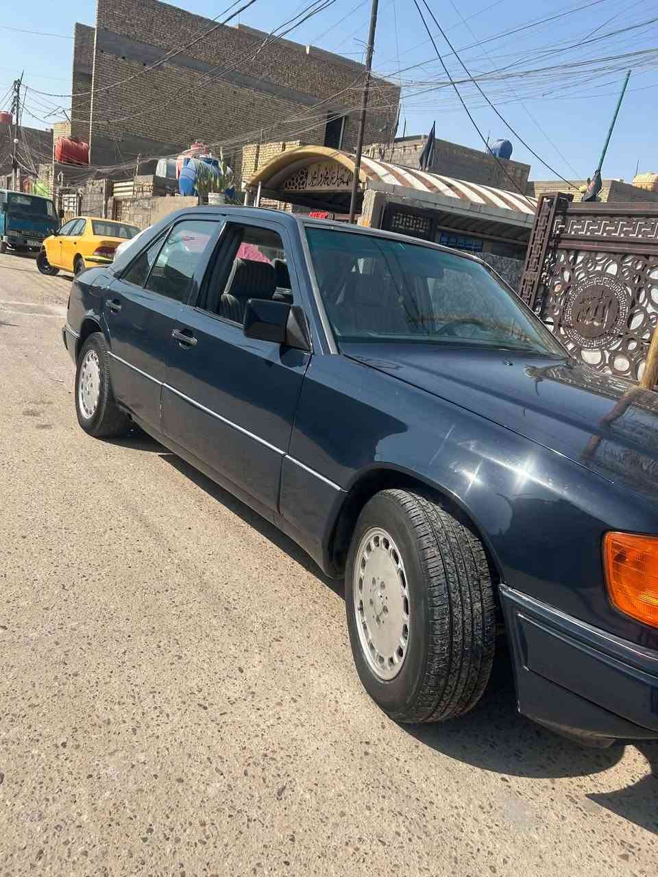 سلام عليكم مارسيدس دب للبيع موديل 89رقم بغداد بسمي تحويل ثاني يوم صبغ عام جماليه
 مكينه بلادي عنكبوت لاتنقيص ولاتبخير خير من الله السيارت كهربائياتها كلها شغاله تبريد نقص غاز السياره تخم تاير جديد السياره مال جناي ربع ما تصرف  عليها خير من الله سياره جديده بمعنى الكلمة سعر 60وبيها مجال للشراي مكاني بغداد لستفسار عن صاحب السياره ***********
