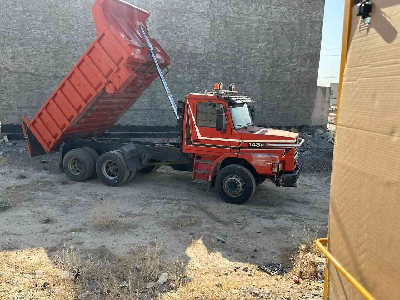 سلام عليكم البيع سكانيه رقم نينوي إنكليزي
موديل ١٩٩٢ محرك 8سلندر سنكل عضلة
تخم تيارات نظيفة 
كيلر مع محرك اكسل شرط جديد
التفاصيل الاتصال على الرقم ***********
مكان السيارة صلاح الدين تكريت
شرط التحويل والغرامات
