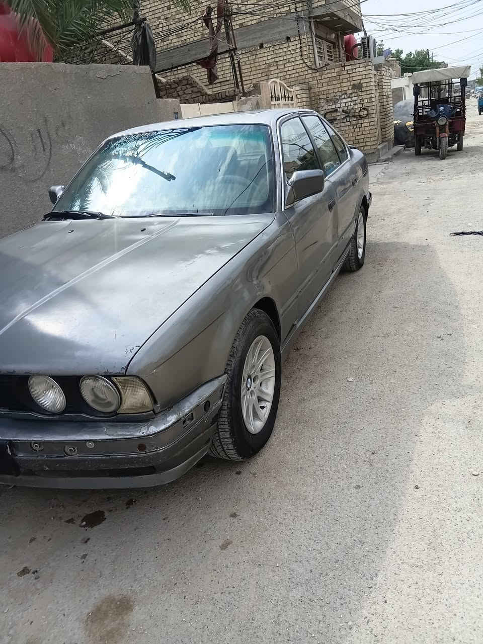 سلام عليكم بيئم 525 كير عادي مكينه جديده سياره بلاديه كلهة  تحويل ثاني يوم السعر ٣٣/ رقم الهاتف ***********
