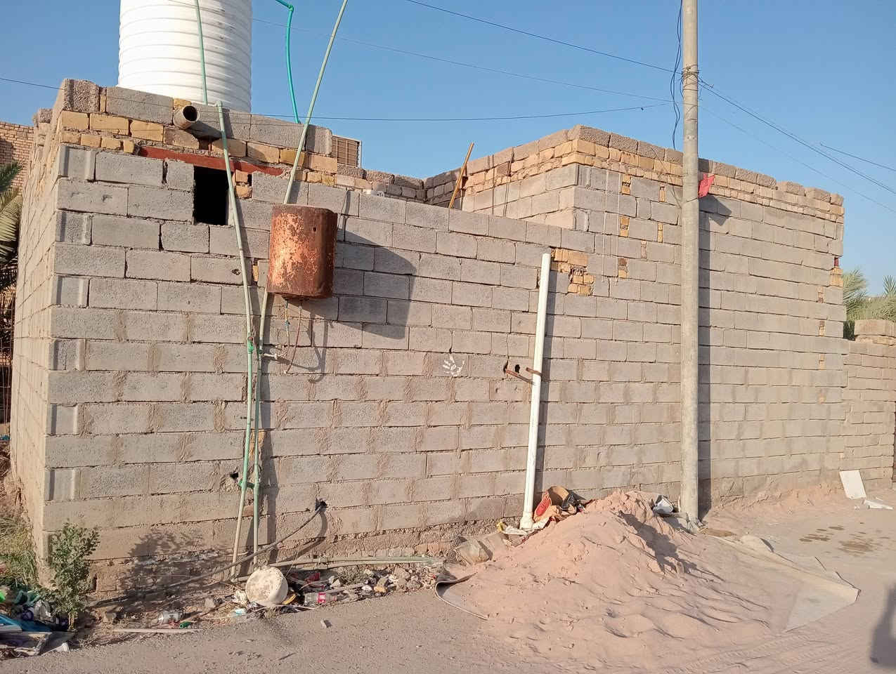 السلام عليكم اخوان بيت للبيع زراعي المساحه 120 خدمات كامله العنوان منطقة البوعظم بين الجسرين البيت بسعر مناسب السعر على الخاص الاستفسار على الرقم أو واتساب ***********
