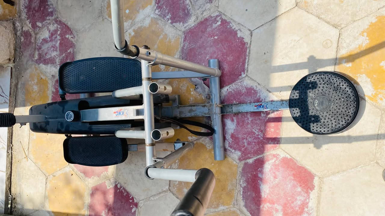 جهاز رياضي أوبتكال (Elliptical Trainer / جهاز تقوية اللياقة والكارديو)، وتحديداً من ماركة (Sky King)، جهاز جديد ستخدام شخصي الي يفيده يتفضل عنوان وركاء وسعره مناسب جداً رقمي ***********
