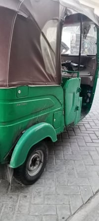 تكتك للبيع موديل 21 رقم وسنويه مكينه خير من الله وبيه ضربه بالباب مال ...