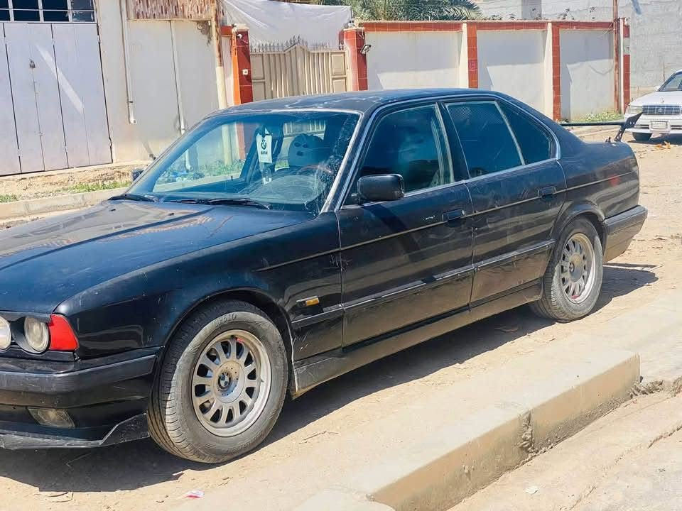 السلام عليكم
بي ام للبيع 525 

محرك فل كير محرك شرط 

صدر جديد باتري جديد داخلها حيل نضيف سيارة كامله ماناقصها شي  

السعر ٢٦ وبيها مجال لشراي 

مكاني الشرقاط

الاتصال ***********
