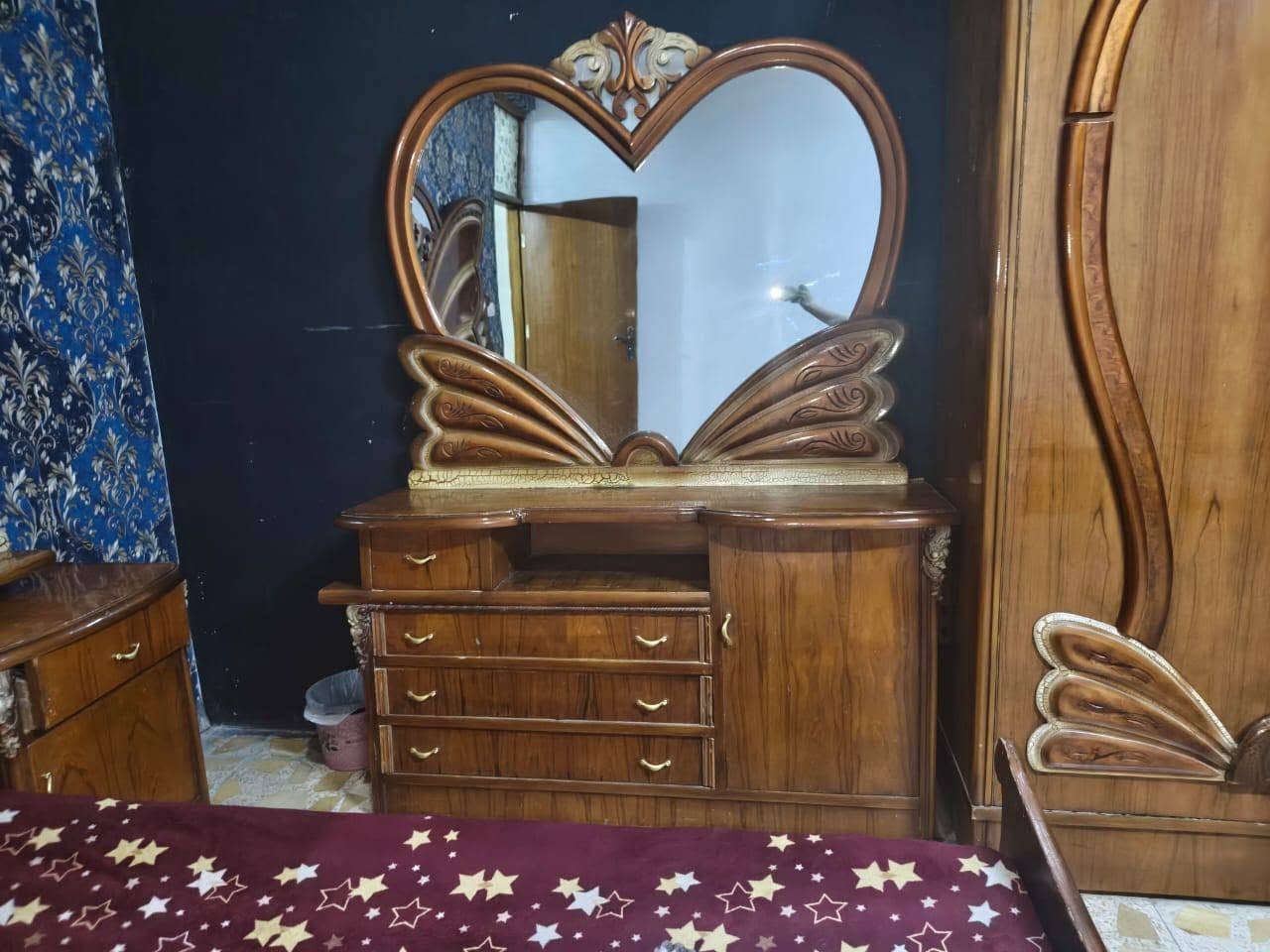غرفة اخشاب عراقية السعر 400 الف قفل هذا رقمي ***********

