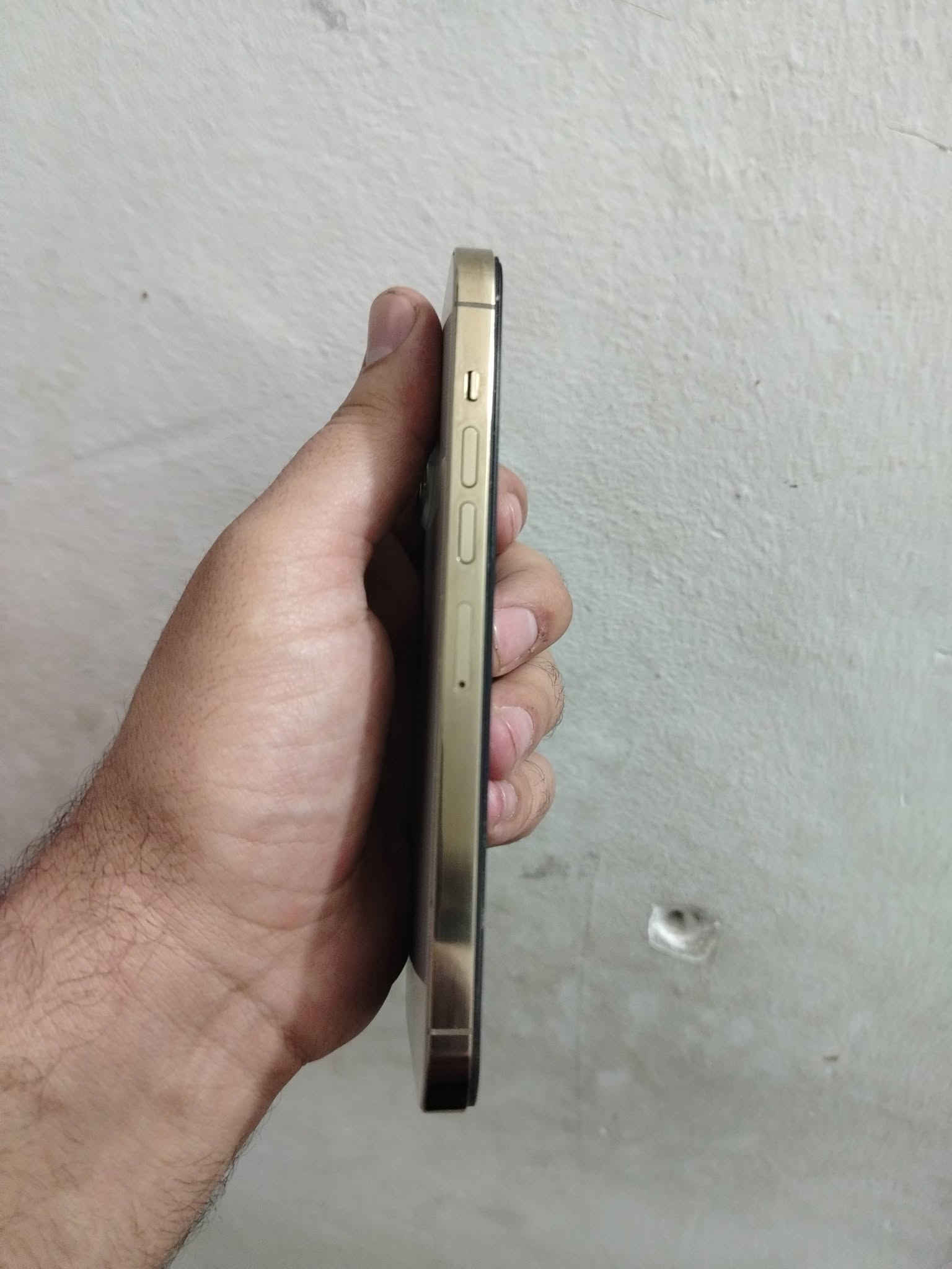 سلام عليكم شباب
ايفون 13برو ماكس 
ذاكره 256 ذهبي
الجهاز مبدل شاشهوبطاريه وكامره فلاش واكف وفيس ايدي متوقف الجهاز شغال كلشي مابي بس يحتاج تبديل بطاريه نوعيه زينه 
قيم وأخذه بل يرضا بي الله 
عنواني الدوره ابودشير 
*********** بي واتساب
