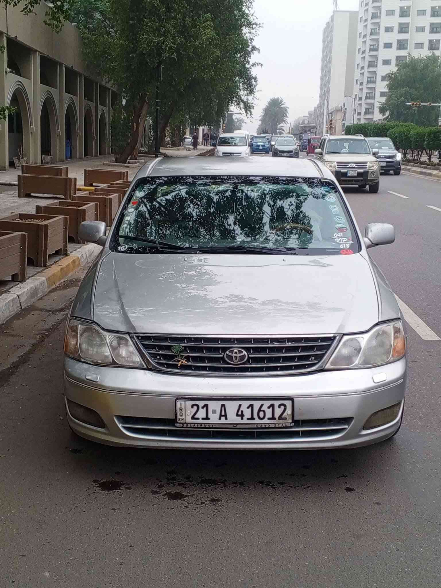 🚗 تويوتا أفلون موديل 2001 (خليجي) - للبيع 🚗
السيارة نظيفة جداً وجاهزة 
🔹 المواصفات العامة:
الموديل: 2001 (وارد خليجي - استيراد خاص).
المحرك والكير: بحالة ممتازة (جديد).
الرقم: شمالي  تحويل مباشر، باسمي ثاني تحويل).
الوضعية القانونية: مفحوصة حاسبة عامة في كل محافظات العراق (سليمة تماماً من السرقة أو الحجز).
🔹 الوضع الميكانيكي والكهربائي:
التبريد والتدفئة: تبريد ثلج + تدفئة شغالين بكفاءة عالية.
الكهربائيات: مكفولة بالكامل، جميع الكيجات والأنظمة شغالة.
التخم إطارات: جديد بالكامل مع ويل كب جديد.
الحدادية: أمامية وخلفية جديدة (تراي السيارة بحالة الزيرو).
الأنظمة الشغالة: مثبت سرعة (كروز كنترول)، 
🔹 الإضافات والجمالية:
الداخلية: نظيفة جداً وبحالة الوكيل (الكشنات جديدة)، ولا يوجد أي ضوء تحذيري مشتعل في الدشبو.
الشاشة: مزودة بشاشة وكاميرا خلفية.
الجام واللايتات: جام أمامي جديد، ماصدات الشركة، لايت أصلي (الناصي أصفر، والعالي ثلجي).
قطعتين ونصف فقط (صبغ خارجي بدون داخل).
💰 السعر: 85 ورقة تم تنزيل السعر الى 78 قفل
📍 الموقع: الأنبار - قضاء هيت
📞 للتواصل والاستفسار: ***********
