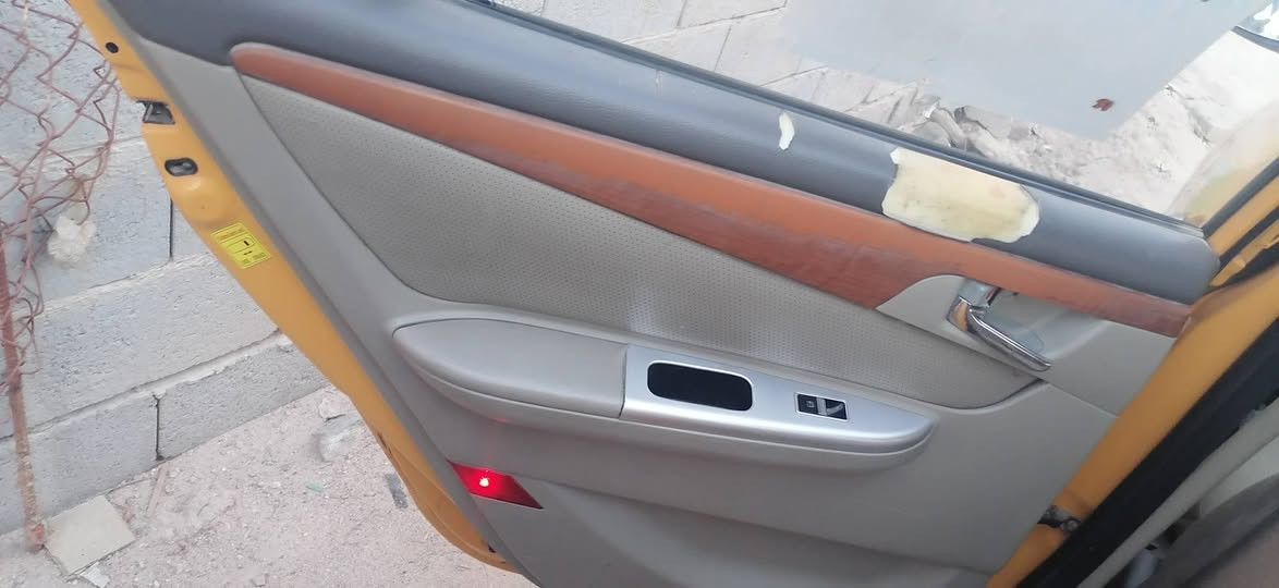 السلام عليكم ليفان 620 بلاد كير عادي محرك كورله ياباني رقم بغداد راعيهه بصره واهيه بلبصره سنويه لل27 السعر ٤٠ وبيهه مجال اتصال ***********

