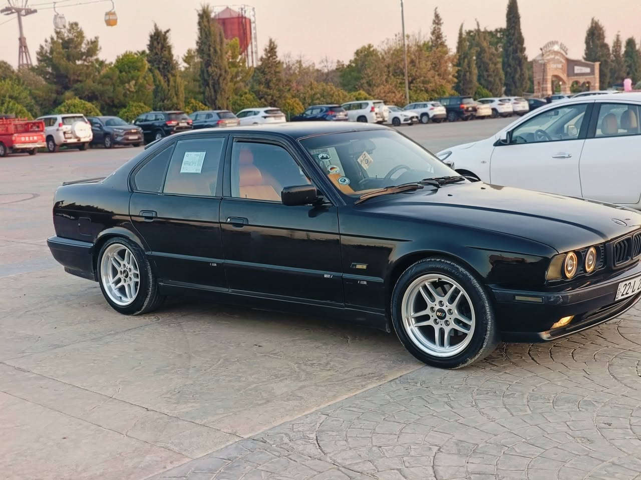 Bmw 520 1990 گێر عادی
لەســــــــــــــەر ئیزنی ئادمیـــــنی بەڕێــــــــز ،
ئــــــەم گولە جــــــوانە بۆ فرۆشــــــتن گێر عادیە دووجام کارەبــــــا تەبرید لەگـــــەڵ ســـــــویچ سارد و گەرم بەشەرت ســــــــەنەوی نوێـــــیە تاکو 2030 چوار تایەی تازە لۆک بۆم بەستوە شاشە و کامێڕا غورفەی قـــــەیسی زۆر جوان لە هەولێرە 
***********
