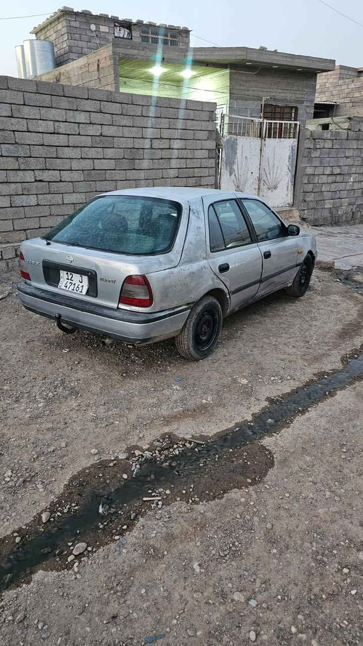 سلام عليكم سيارة نيسان للبيع موديل 91 محرك شرط كير شرط رقم نينوى صبغ حزام السعر 22 وبيها مجال موبايل ***********
