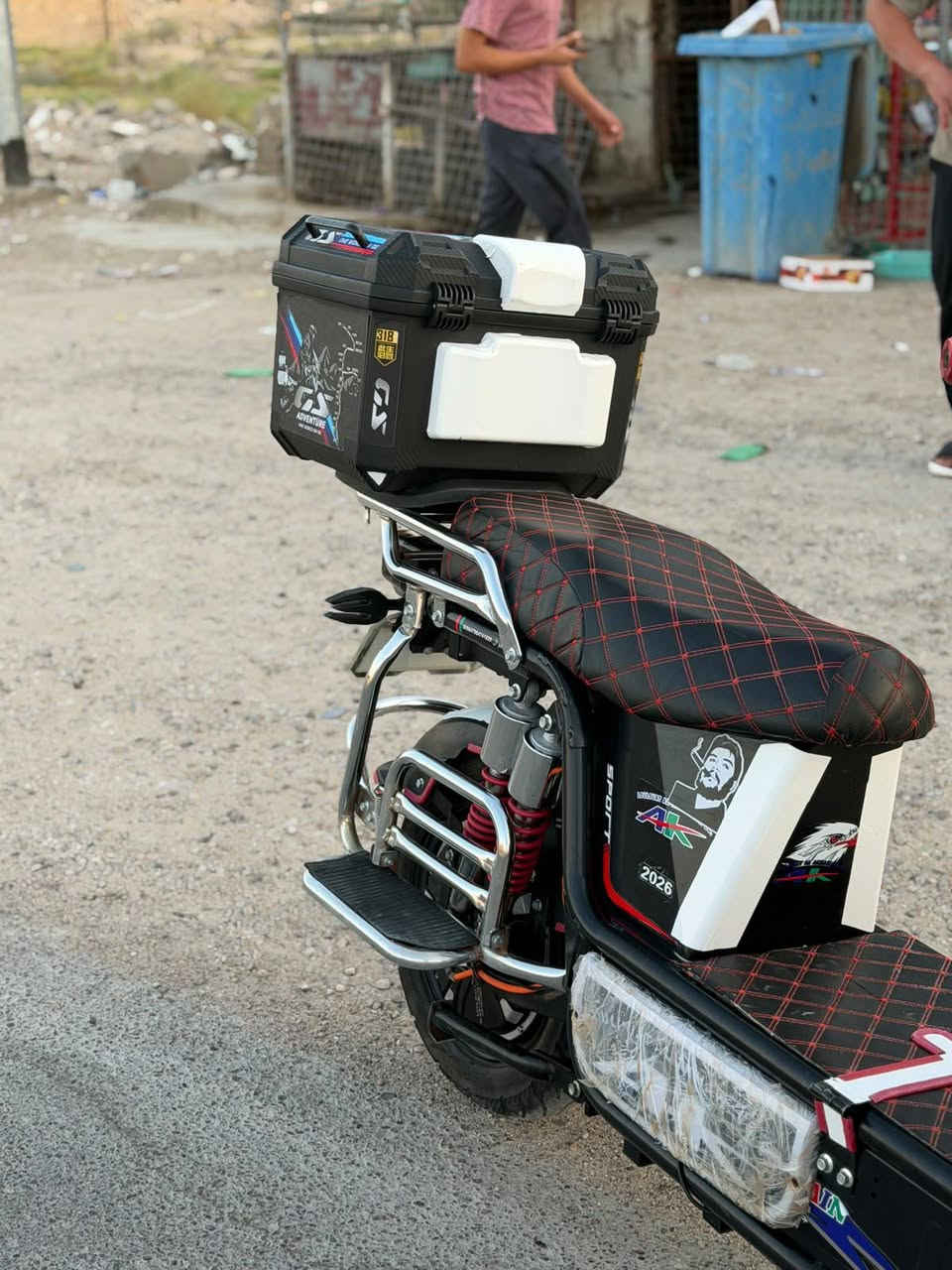 السلام عليكم 
    موطور للبيع

موديل 26 

بطاريات عل فحص
بصمات 2 سويجات 2

تشغيل عن بعد
جهاز مانع سرقة 

السعر 800

رقم الهاتف 
***********
