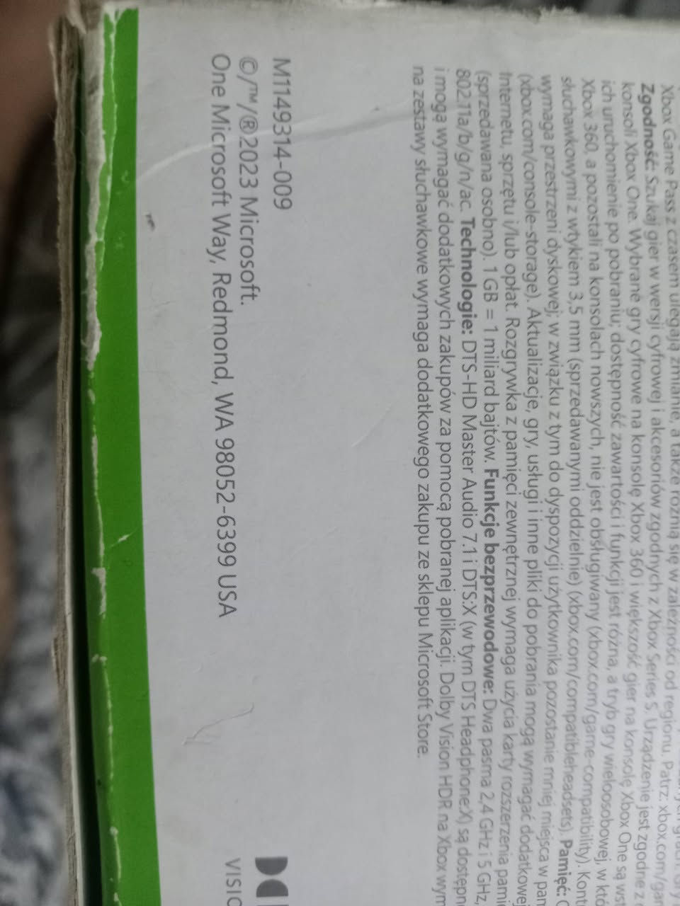 جهاز x box سيريس اس نظيف جدا اصدار 2023 مع جويستكات 2 الاصلية + احترافية مع شاشة كيمنك نوع game one المعروفة مع سماعات مكبرات عدد 2 ضوئية مع حساب كيم باس شهرين كلها بسعر 500 الف وللتواصل على الواتساب ***********

