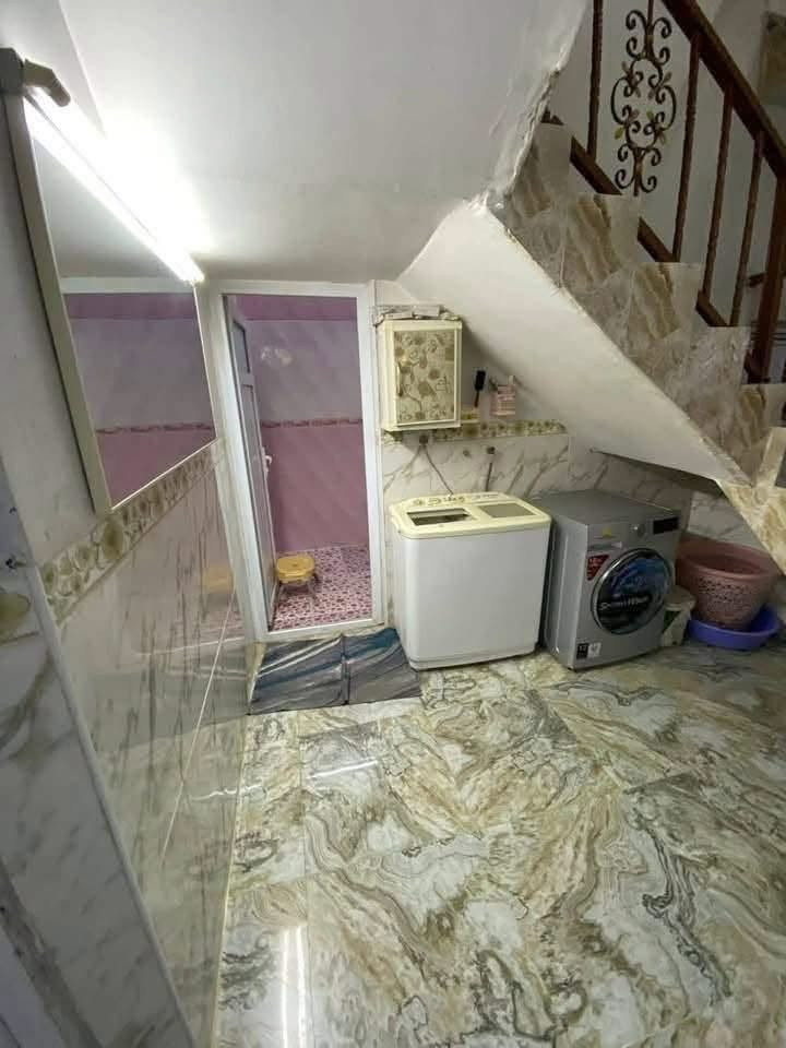 ( بيع مستعجل ) سعر منااااسب 
دار للبيع 200 متر طابو ملك صرف 
يحتوي الدار على 3 غرف نوم وقرب المدارس ومن كامل الخدمات 
في كركوك - حي العسكري قرب مدرسة الجواهري
السعر : 130 مليون وبي مجال
***********
