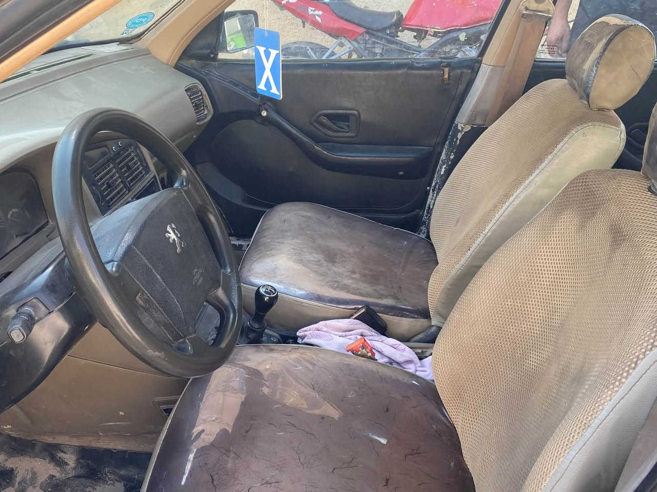 للبيع بيجو ٤٠٥للبيع جاهزة مديل ١٠كير مكينة جدد تخم تاير حدادية جديدة تبريد ثلج كهربائات كلهة شغالة مال جناي ماعايزة كلشي ماواصل راعيهة سعر ١١وبيهة مجال ***********مكاني النجف
