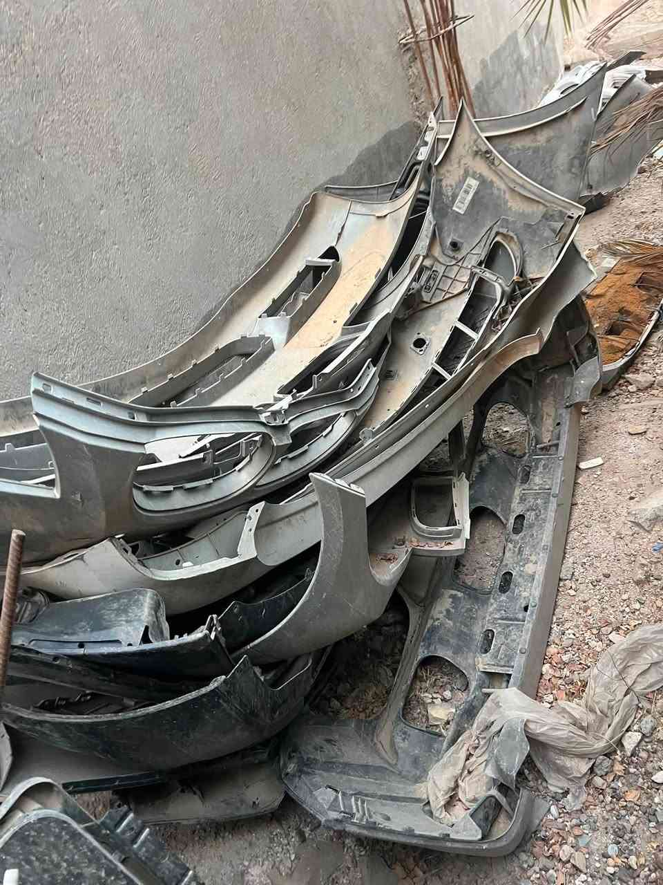 السلام عليكم من رخصت الادمن
سلايتات BMW /e60/e90/f10وباخره مال حاويه واكو هواي انواع 
ودعاميات /e60/e90/f10وباخره وx6 كلهن جدد واكو للصبغ 
للستفسار 
***********

