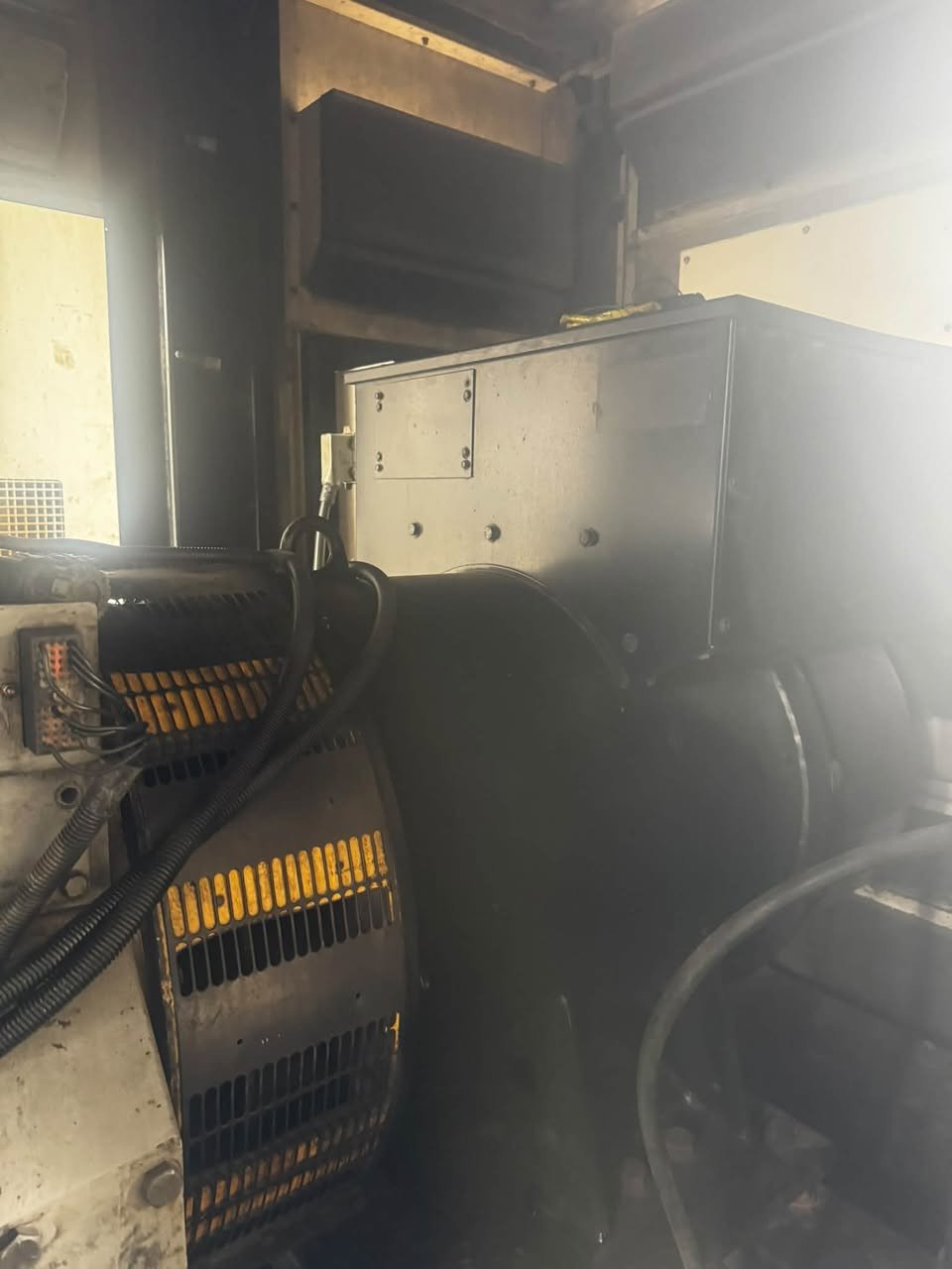 السلام عليكم
بيركنز 2800دبل سوبر
650kv
المحرك ساطر
والكرنك سايس ١٠ 
أبيع عله وضعه 
السعر ١٦٥ وبيه مجال 
حاليآ شغاله وبيه سطره 
***********
