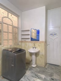 ٣٠٠م • غرفتين كبار • شارع ٥كيلو