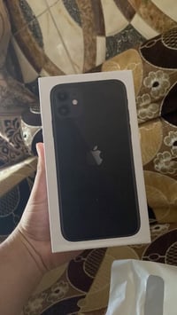 ايفون 11 • ١٢٨ • بطاريه ٧٦
