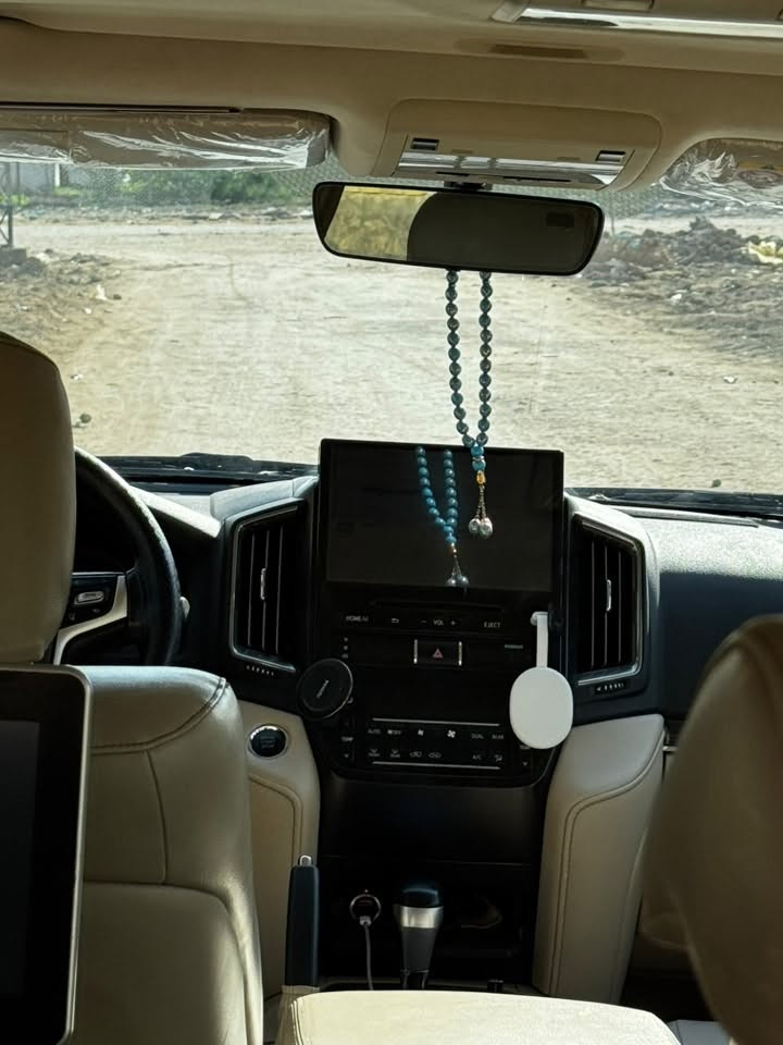 تويوتا لاندكروز 2020 بصرة v8 4600 كلين تايتل ماشية 150 الف للاستفسار ***********.
