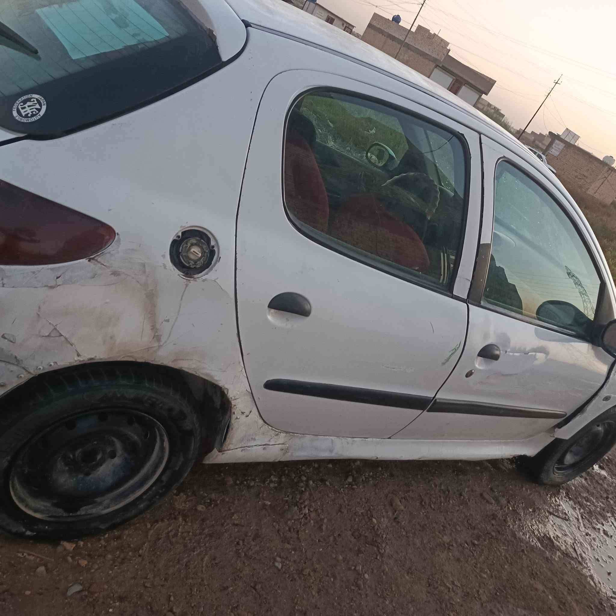 السلام عليكم بيجو فرنسي للبيع ادوات
شغاله نكره سلف بيه كتاب مال مزاد ماسسة الشهداء 
العنوان الشعب الثعالبه السعر 1300 وبيه مجال
***********
