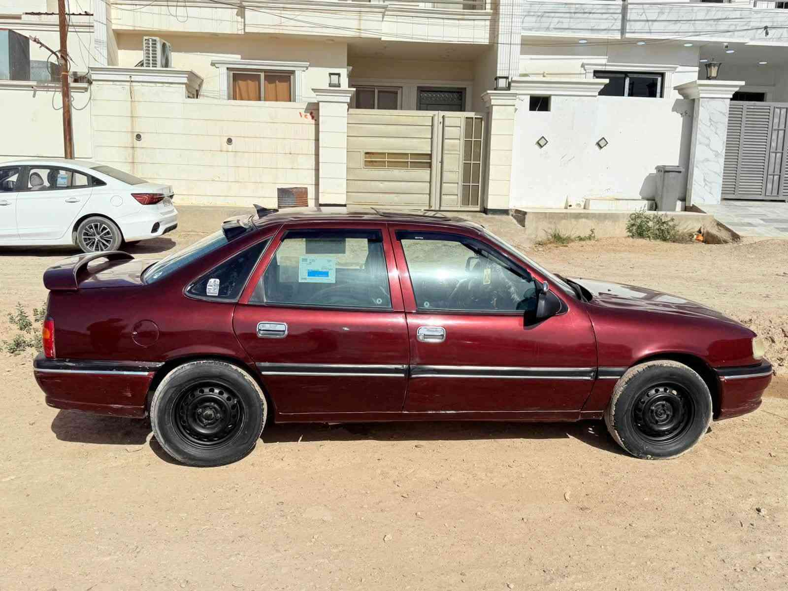 السلام عليكم اوبل فكترا 1991للبيع مكينه 1600 بيها خيط تبخير والباقي مكفول تحويل ثاني يوم بيها صبغ الهلال والدوسات فقط سياره حلوه ماتعبانه لا خياس صدر نضيف تايرات جدد باتري جديد  سياره مداريها مكانها سامراء السعر35وبيها مجال مكلف للنشر‭***********‬ رقم صاحب السياره
