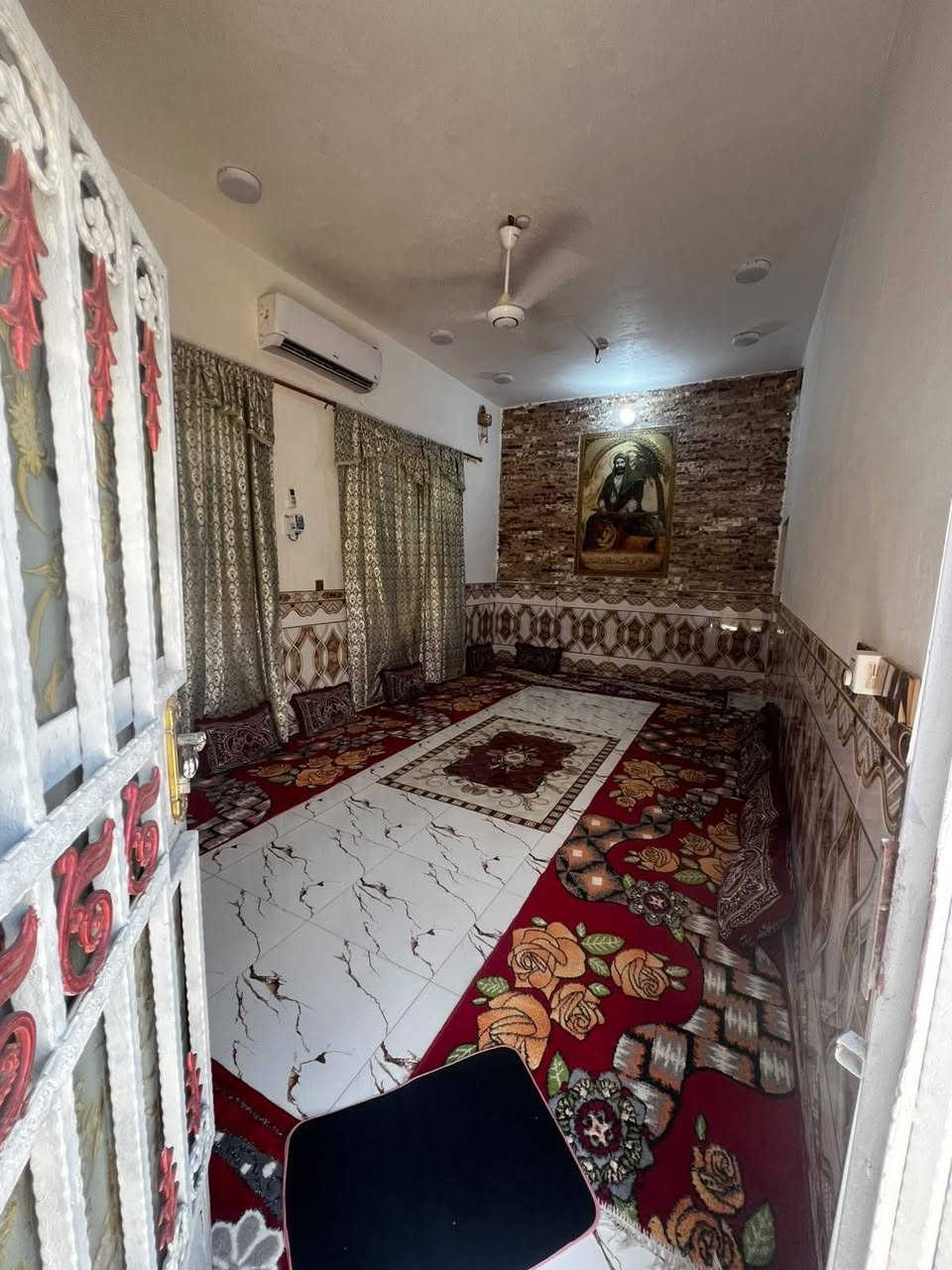 ب
بيت للبيع زراعي سند ٢٥ مساحة ٢٥٤ م يبعد عن المنتزه حي المهندسين ٤٠٠م يوجد كافة الخدمات يحتوي على غرفتين وبراني وهول ومطبخ وصحيات محل وممر حول البيت  للاستفسار التواصل خاص  *********** واتساب
