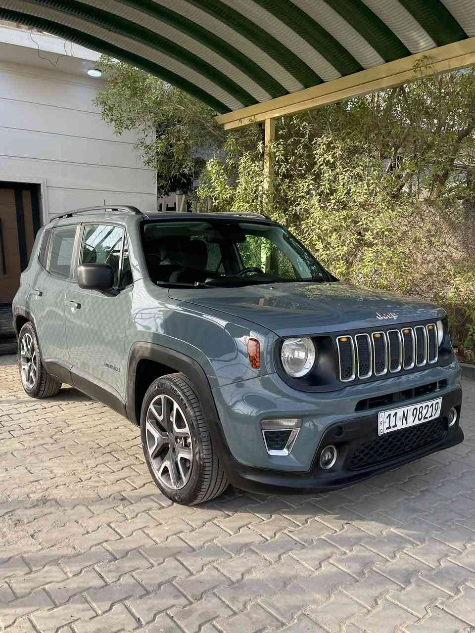 السلام عليكم ورحمة الله وبركاته
جيب رانكد موديل 2018 وارد امريكي 
رقمها بغداد الرقم الدولي الجديد بأسمي 
حادثها جاملغ وربع بنيد وربع باب
يعني صبغ جاملغ وربع باب وربع بنيد 
بدون دواخل بدون ايرباك وعلى الفحص 
مكينه 2400 ممفتوحه لا هيه ولا الكير
ماشيه 138
تبريد وتدفئه وحداديه جاهزه السياره ممخلي بيها نقص
سعرها 103 
عنوان بغداد العامريه 
***********
