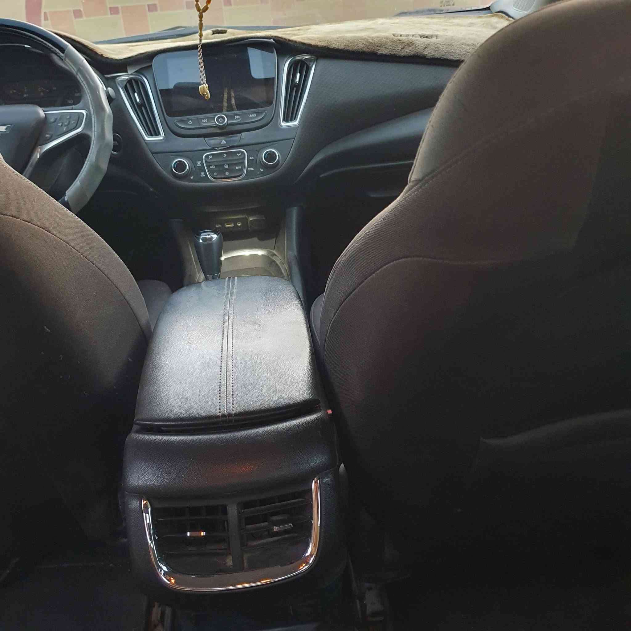 ماليبو موديل ٢٠١٩ ماشيه ٥٣ بأسمي رقم بغدادالجديد هزه وسنويه جديده لسنة ٢٠٣١ سياره فول مواصفات فتحه بصمات تبريد قطعتين سياره مرشوشه  سعر ٧٠ وبيه مجال بسيط او مراوس بسياره عاليه حسب القناعه عنوانه بابل قرب سيطرة الاثار للاتصال ***********
