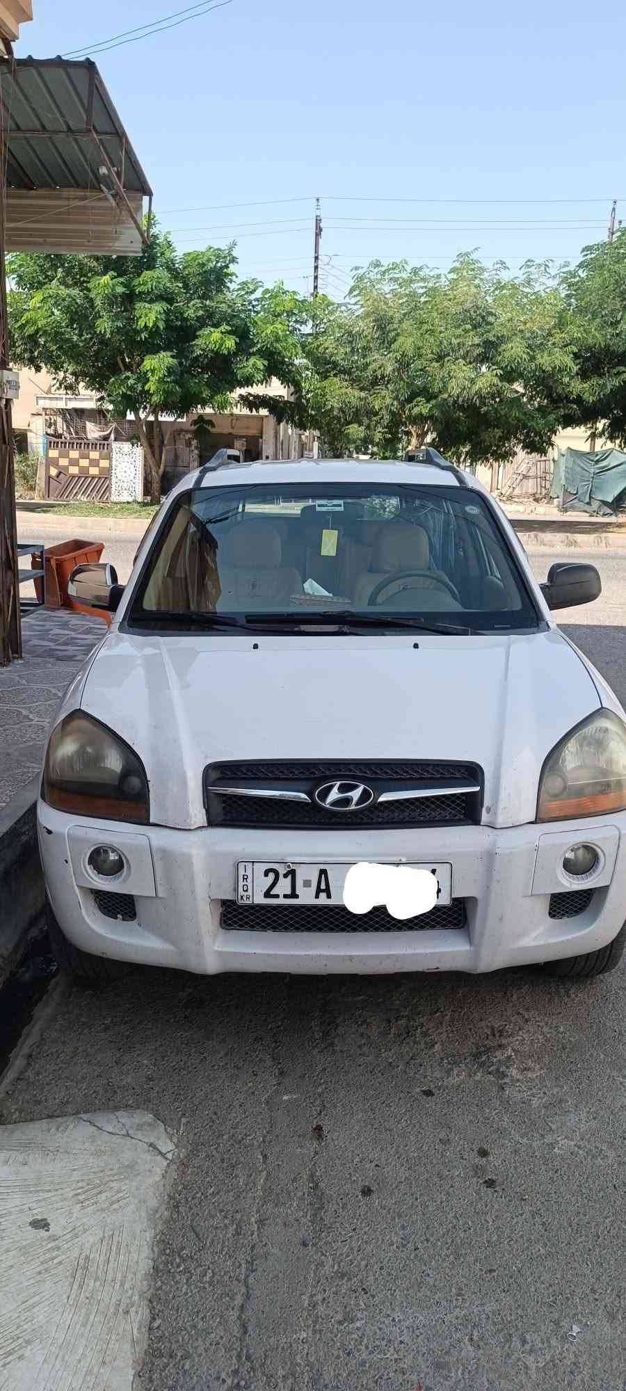 توكسان 2010 سنوية 2027 الشهر الثامن 
4سلندر 
محرك2000
بطارية جديدة 
صدر جديد
مابيها لاصبغ ولاتعديل فقط الي موضح بالصورة 
كير ومحرك بالشرط 
السعر 120 وبيها مجال
اتصال/***********/كركوك.. كركوك, العراق
