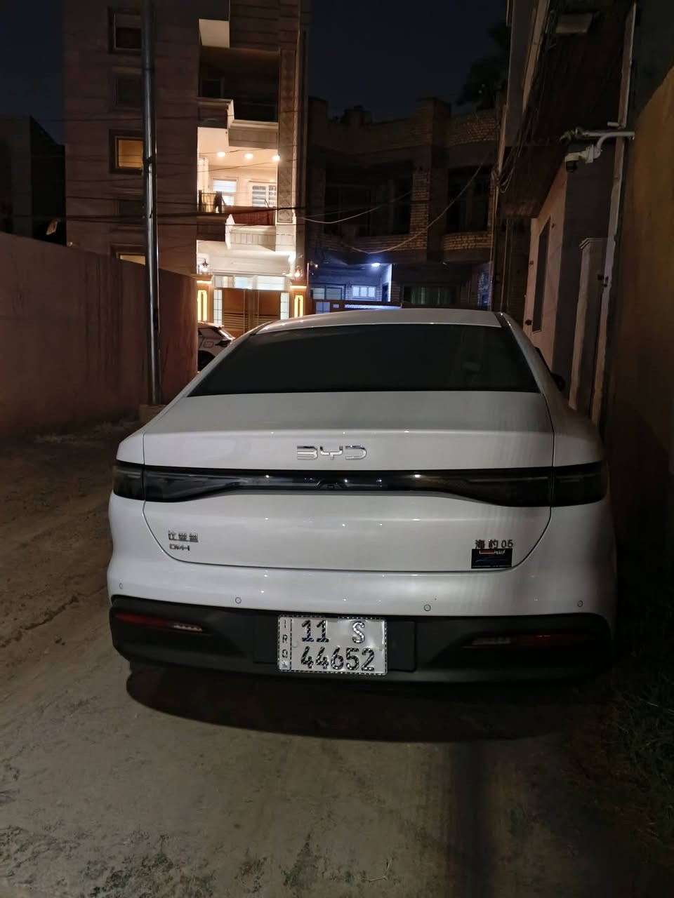 BYD سيل فايف للبيع
سياره بحاله الوكاله ماشيه 7000 
بيها طخه بالصندوك وراجعه بارد غيره مابيها اي شي وصوره ضربه موجوده سياره جديده تحويل مباشر 
السعر 18مليون و750 الف           للتواصل ***********
