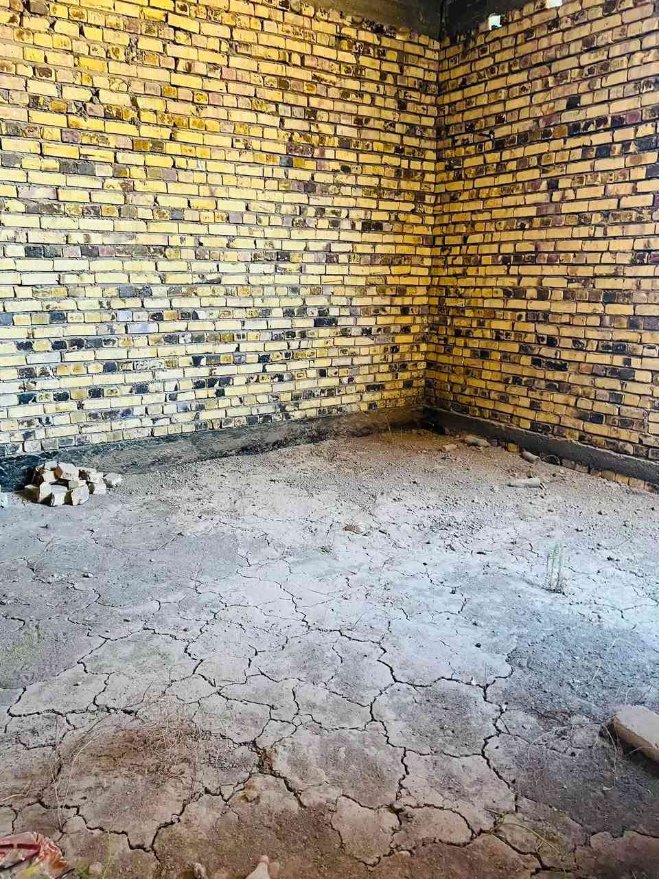 سلام عليكم 🚨
بيت هيكل يتضمن مطبخين حار وبارد صاله استقبال مجمع صحي خارجي وداخلي غرفه نوم كبيره وحديقه 
مساحه ١٥٧م مساحه الهيكل الثاني ١٤٣م
منطقه البكرلي البوفارس خلف ملعب البكرلي موقع مييز للاستثمار  
بناء جديد خدمات كامله( تبليط ,ماء,كهرباء, مجاري, انترنيت ضوئي)
التوصل مراسله واتساب او اتصال بلرقم 
السعر الهيكل الاول ٦٣ وبي مجال
سعر الهيكل الثاني ٦٠ وبي مجال 
***********
