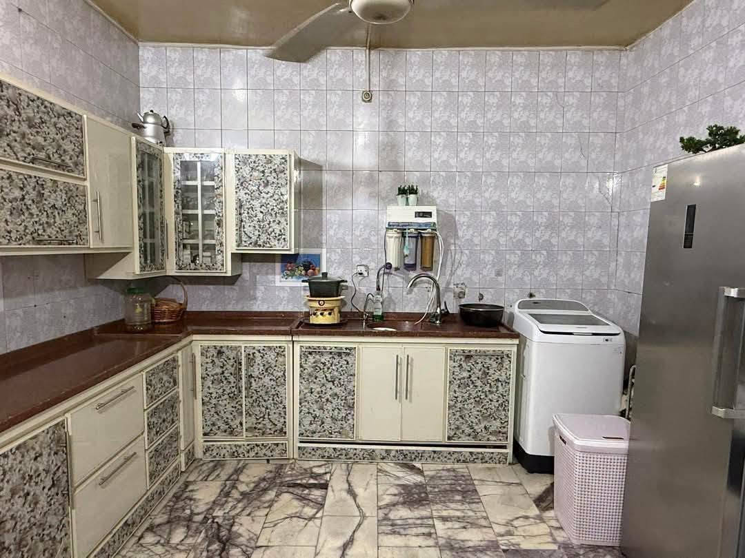 دار للبيع طابو صرف
الموقع دور النسيج القديمة
المساحة 196واقع حال وبالسند 187 بناء الطابق الاول صب والثاني شيلمان غرفة نوم وحدة واستقبال وهول وكلدور وصحيات وكراج وحديقة  واثنين من المناور والأرضية مرمر هاي بالنسبة للطابق الأول وثلاث غرف وسطح للطابق الثاني عرض الشارع 10متر ولا توجد بيوت مقابيلة
للاستفسار 
اتصل بالارقام التاليه 
***********
***********
موقع المكتب حله نادر الاولى الشارع الرئيسي مقابيل دائره اتصالات بابل 
مكتب علي السلطاني للعقار
29
