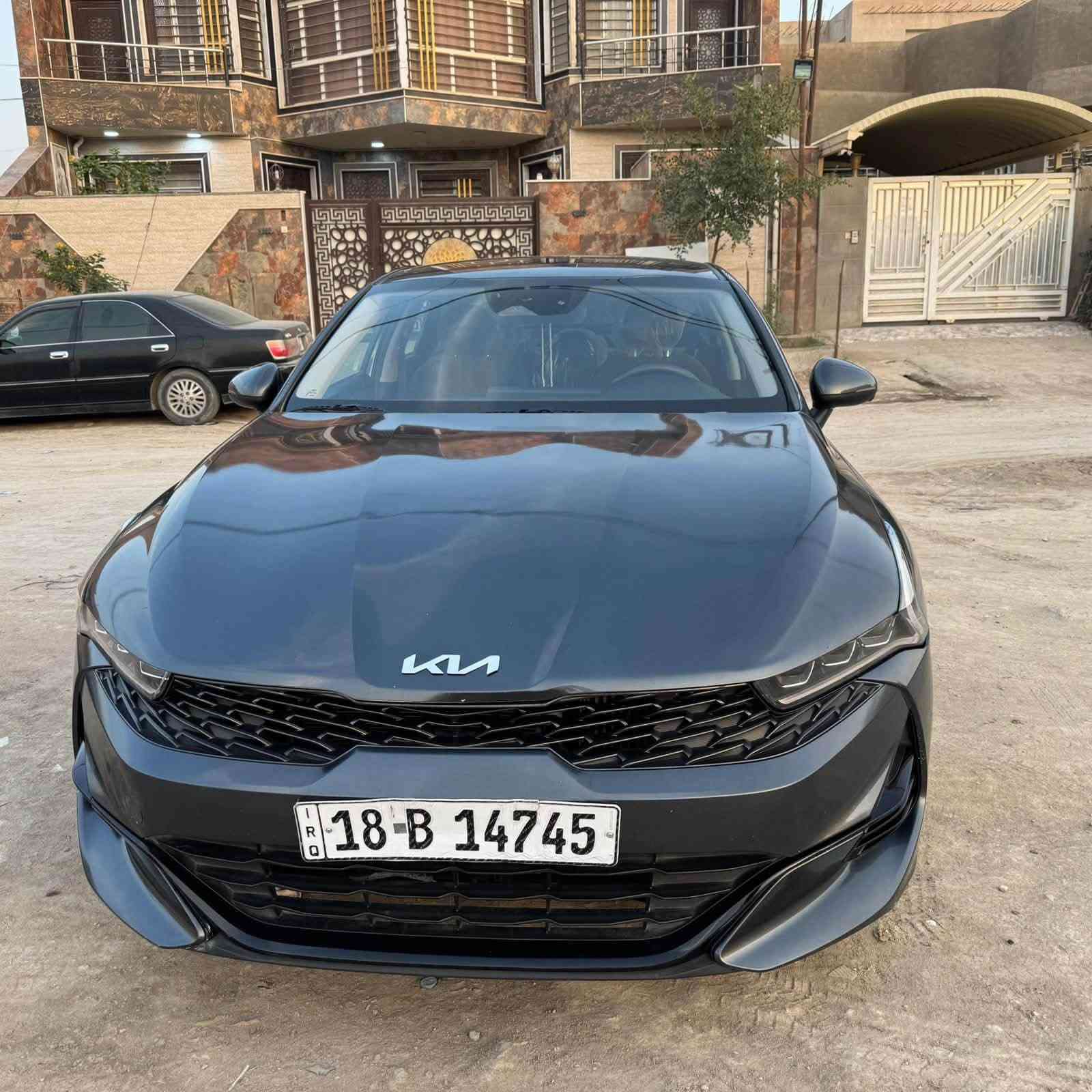 السلام عليكم K5 2023
 للبيع وارد امريكي ماشية 40 ميل 
حادثها مال امريكا كما موضح بالصورة  
بابين مبدلات نفس اللون 
بيها بالعراق بنيد مبدل و جاملغ الايمن بي بارد فقط  
بصمه
 تشغيل عن بعد
 رادارات
 باقي المواصفات معروفه 
السيارة رقمها بابل و مكانها بابل 
السعر 118$  ***********

نص مكتوب في الصور:
- Sales History Similar archival offers You are watching archived offer. Auction ended on Thursday, August 17, 2023. Thursday, August 17, 2023 10 Photos Bidding Vehicle information bid.cars