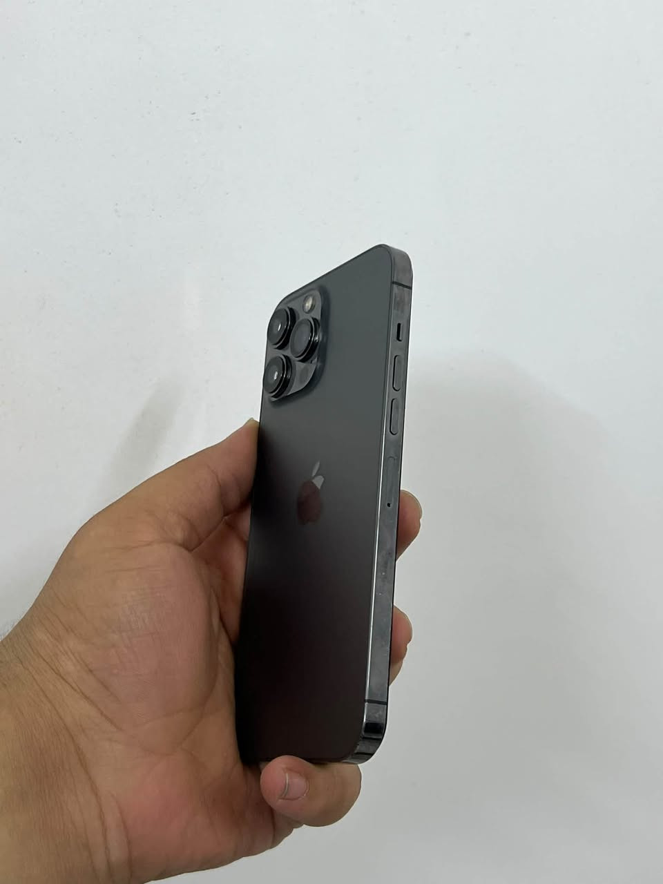 سلام عليكم 
iPhone 13 Pro Max 
ذاكرة 256
بطارية 90 
مبدل شاشة GX حيل حلوه 
فيس إيدي شغال 
جهاز نضيف ما ناقصو شي 
كلو شغال وكآمل 
سعر 490 وبي مجال بسيط 
استفسار اكثر اتصل 
*********** واتساب فقط 
*********** اتصال
مكاني موصل ايسر
