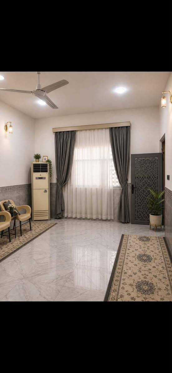 بيت للبيع تقية الثانية 
قرب مجمع السلام   قرب مطعم بغداد
ع شارع سايدين  مباشر 
بناء حديث درجة. أولى  كونكريت مسلح
بناء سنة 25
المساحة 230م  
غرفتين صالة استقبال مطبخ 
 صحيات كراج 
سند25 مشمول بالتطويب مرقم من البلدية تحويل مباشر.السعر 100
للاستفسار خاص

نص مكتوب في الصور:
- HONOR X9c