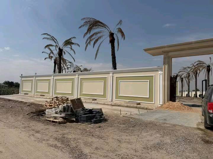 السلام عليكم صباغ وديكورات متفرغ العمل قطعي أو متر وكرسته وعمل بغداد *********** بعض اعمالي مزرعه وبيت ان شاء الله تنال اعجابكم