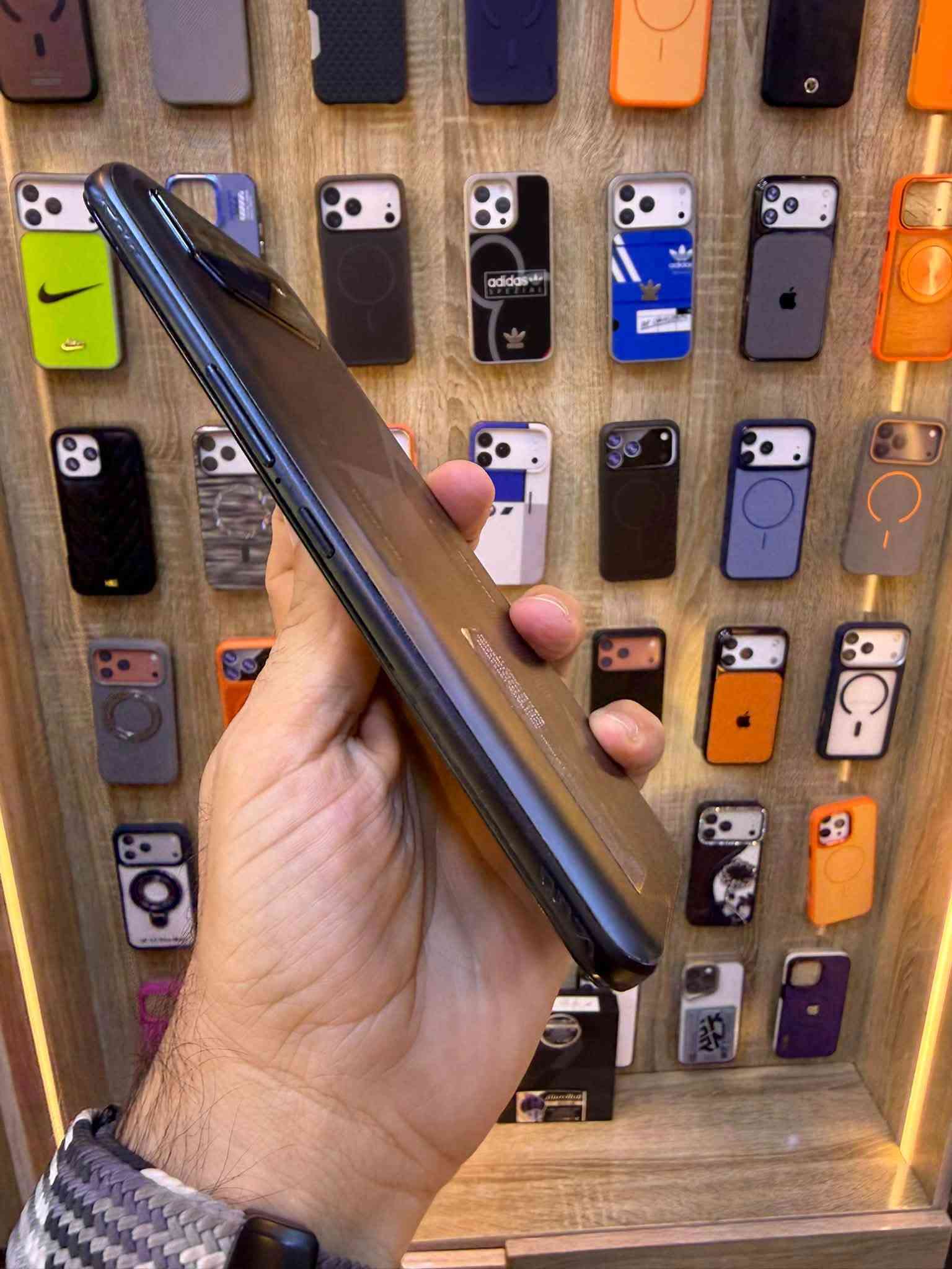 🔥 ASUS ROG PHONE 6D 🔥
🎮 وحش الألعاب بأداء قوي وتصميم مميز

💾 الذاكرة: 256GB
✨ الحالة: مستخدم
💰 السعر: 425,000 دينار
السعر 425،000/اسعار ثابتة

📍 متوفر لدى الملك سنتر 👑
***********
