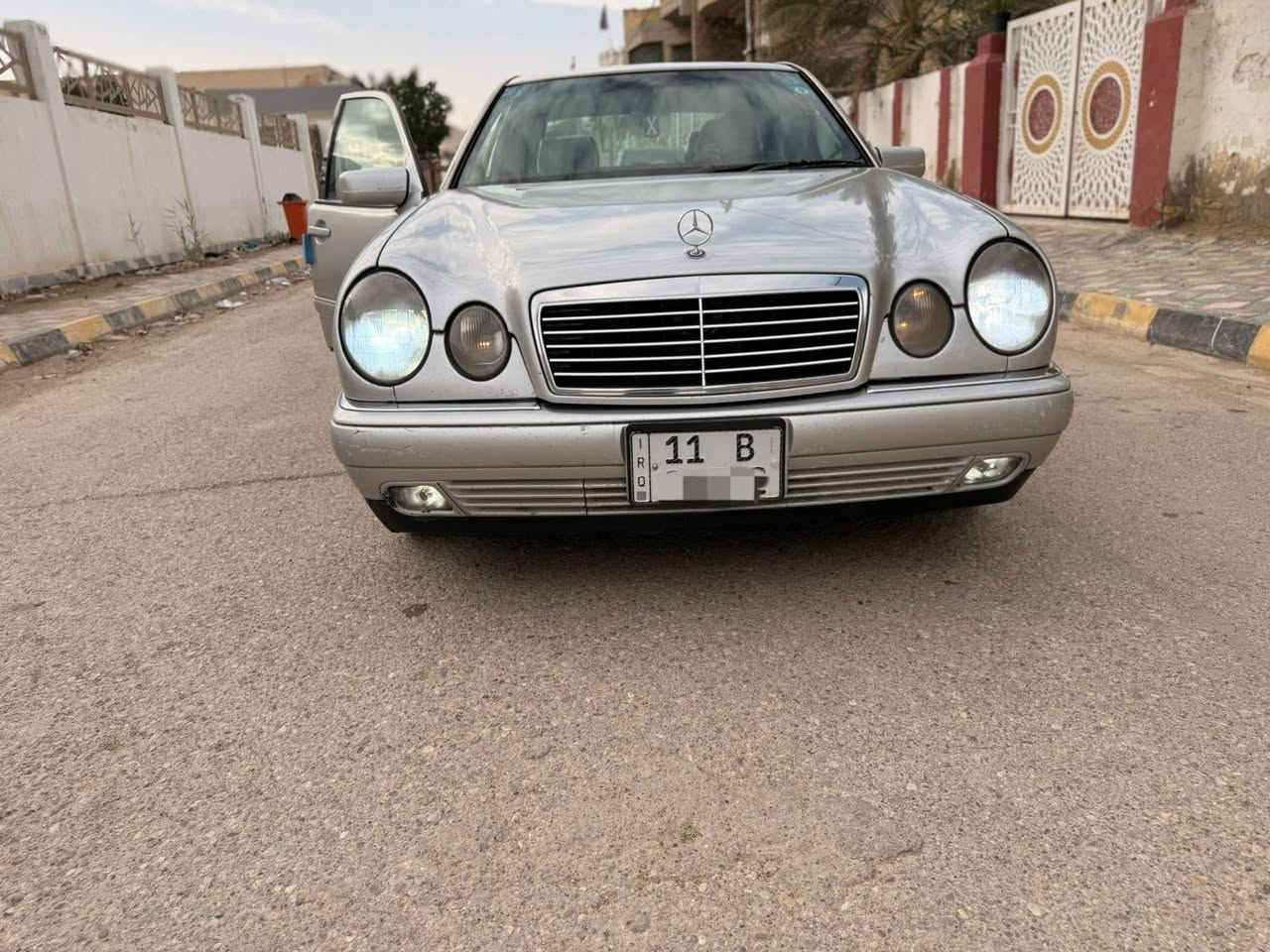 مرسيدس ام عيون • ١٩٩٧ • رقم بغداد
