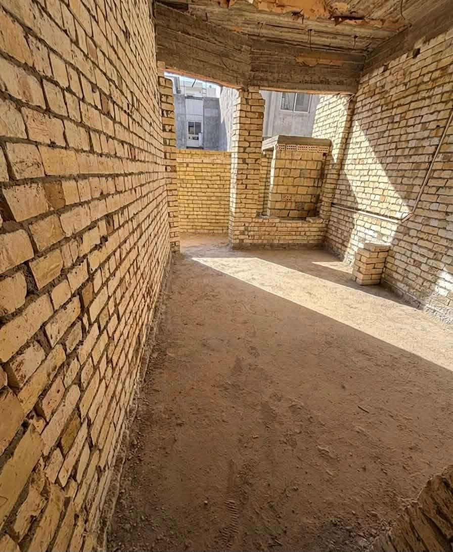 هيكل 100متر
6.25*16 
في منطقة الدورة /حي دجله / مجمع نسيم كرارة (بالقرب من سريع غزة الجديد 
طابقين ونصف (مساحه البناء 250 متر تقريبا )
مواصفاته : 
يحتوي على 5 حمامات 
3 غرف نوم 
بيتونه 
مطبخ 
استقبال +حولي عدد 2 بالطابق الارضي والاول 

المجاري كامله 
الماء كامله باقية على الربط 
الكهرباء فقط الطابق الارضي كامل 

للاستفسار ***********
