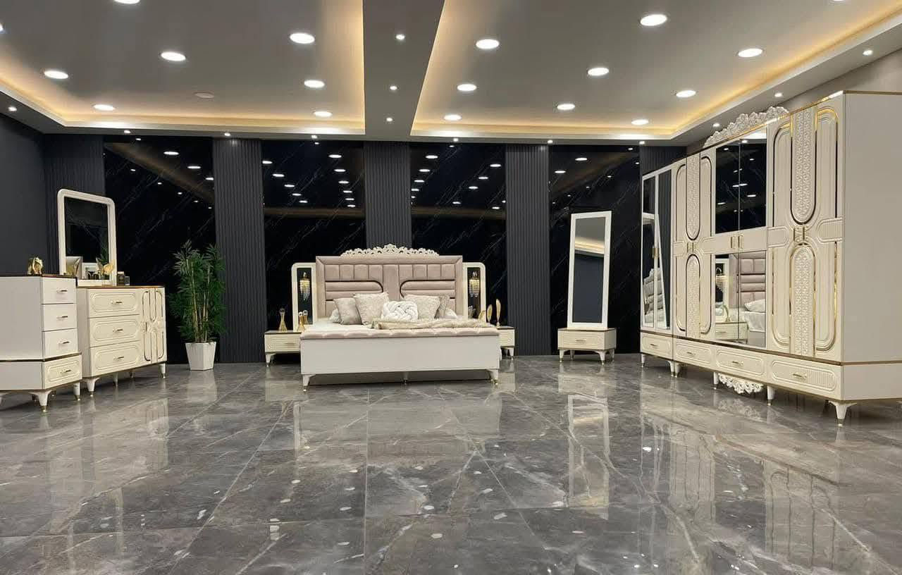 الغرفة للبيع عشر قطع اخت الجديده
استعمال سنة فقط 
العنوان /بغداد 
السعر / مليون بيها مجال بسيط للشراي
الرقم /***********
