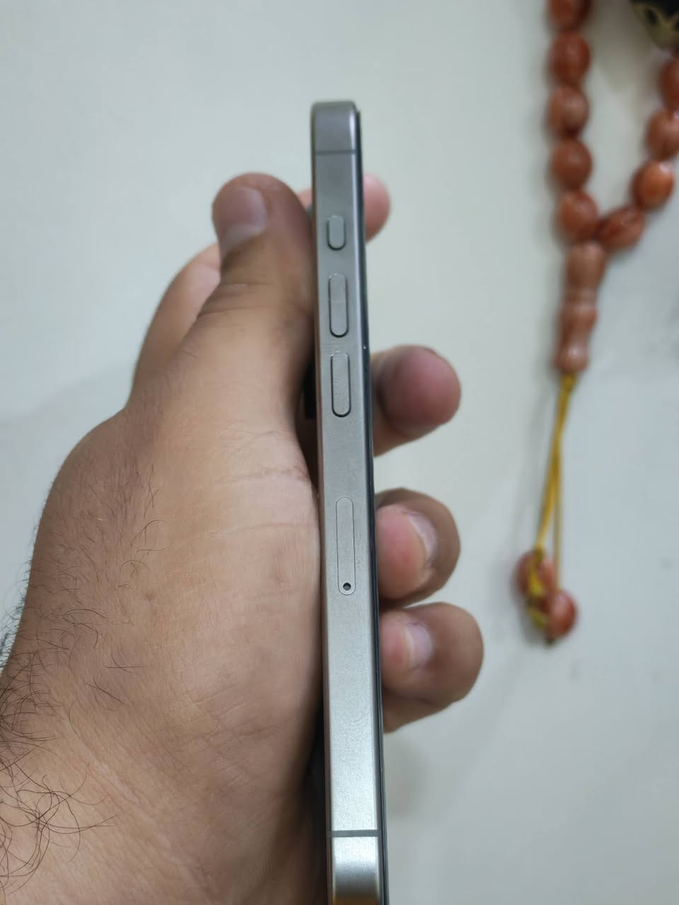 iPhone 15 Pro Pro Pro Pro Pro – 128GB  رحمه والديك اقره المنشور كلش زين قبل لاتدخل خاص او تخابر
• ماستر AAA – مو Pro Max
• البطارية 86% | دورات الشحن 716
• كلشي شغال بدون مشاكل
• Face ID شغال
• الشاشة نظيفة، بيها كسر غير مؤثر نهائياً
• فطر بالكلاسة خفيف وغير مؤثر
• ويا الكارتون والكيبل الأصلي
• السعر: 650 ألف قابل للتفاوض

📍 بغداد – الشعلة
📞 *********** واتساب أو خاص
iPhone 15 Pro Pro Pro Pro Pro – 128GB  رحمه والديك اقره المنشور كلش زين قبل لاتدخل خاص او تخابر
