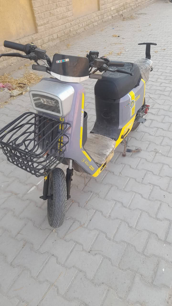 سلام عليكم دراجه شحن R7
مشتريها ب 625،000 
رايدها ب 300،000 وبيها مجال وتدلل 
ما ابيع للمو جاد اذا مو شراي لا تجيلي ولا تداهر هواي
بيها مجال 
نضيفه ما مبدل منها شي بس التايرات 
شرط تشوفها بعينك وانطيك سويجها 
سرعتها 109 
تمشيك 70_60 كيلوا
استعمال طالب روحه ويجه للمدرسه 
ابيعها هيج الان ما محتاجاها
بيها قفل ونضام امان قوي 
البريكات نضيفات 
العقل ما مبدل 
الملف نضيف حقيقي 
بيها سماعات وستاند تلفون و مقعد خلفي 
الشاشه بيها شغاله 
اربع سرعات بيها 
بيها بيك ترجع وره 
والكثير من المميزات
الرقم ***********
