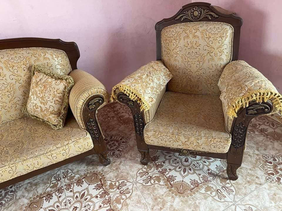 تخم للبيع شغل درجه أولى اخو الجديد
مستعمل قليل كلش 
ماخذه مليونين اله ربع 
سعر ٥٥٠ 
بهرز / حي صدام 
***********
