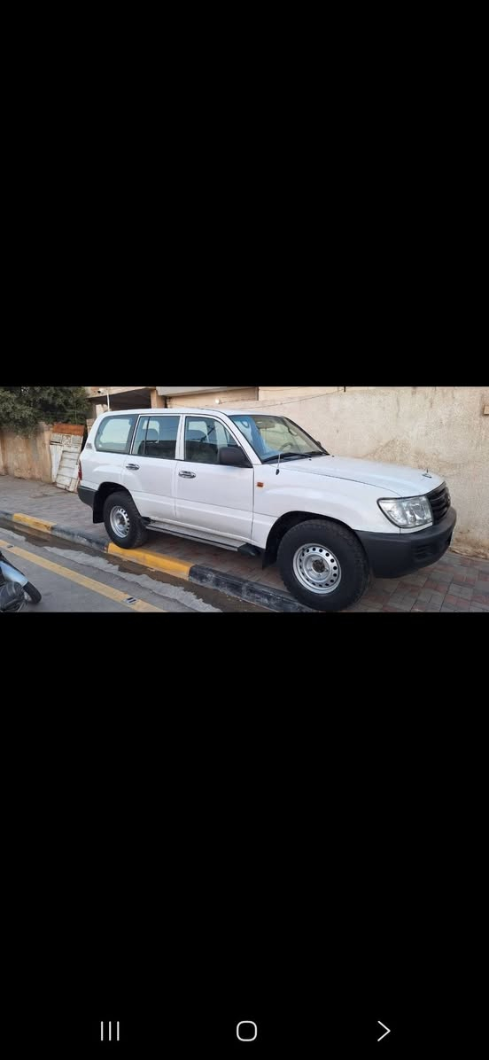 لاندكروز للبيع موديل 2000كفاله عامه بيه بس جاملق رش الامامي سياره صدر امامي خلفي كفاله كله جديد كير ومحرك جديد تخم تاير جديد سياره بأسمي سنويه 31 
***********
