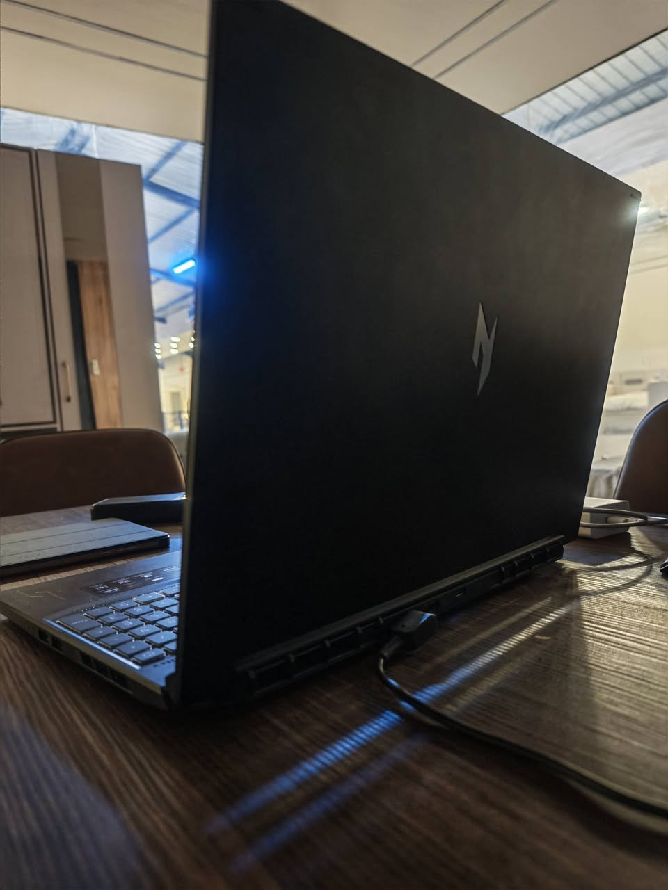 لابتوب كيمنك معالج i 9 جيل 15 كارت شاشة 5070 كل المواصفات مبينة بلصور .
ماكو لعبة تشغلة على 2k تشتغل اقل من 100 فريم .
للبيع فقط سعر 2.250 .
مكاني بغداد / المشتل . *********** .

نص مكتوب في الصور:
- Performance Run new task ... CPU 6% 4.08 GHz Memory 10.0/15.6 GB (64%) CPU activity Disk 0 (C: D: E:) SSD (NVMe) 3% Wi-Fi Wi-Fi S: 0 R: 0 Kbps GPU 0 NVIDIA GeForce RTX ... 0% (47 °C) GPU 1 Intel(R) Graphics 0% N/A GPU NVIDIA GeForce RTX 5070 Laptop GPU 3D 0% Copy 0% Video Encode 0% Video Decode 0% Dedicated GPU memory 8.0 GB Shared GPU memory 7.8 GB Utilization 0% Dedicated GPU memory 0.0/8.0 GB Driver version: 32.0.16.1664 Driver date: 24/08/2026 DirectX version: 12 (FL 12.2) Physical location: PCI bus 1, device 0, function 0 Hardware reserved memory: 301 MB GPU Memory 0.0/15.8 GB Shared GPU memory 0.0/7.8 GB Temperature 47 °C
- Performance Run new task ... CPU 7% 4.38 GHz Memory 10.0/15.6 GB (64%) Disk 0 (C: D: E:) SSD (NVMe) 1% Wi-Fi Wi-Fi S: 0 R: 8.0 Kbps GPU 0 NVIDIA GeForce RTX ... 0% (47 °C) GPU 1 Intel(R) Graphics 1% N/A Disk 0 (C: D: E:) NVMe Micron_2500_MTFDKBA1T0QGN Active time 100% 60 seconds 0 Disk transfer rate 100 MB/s 60 MB/s 60 seconds 0 Active time 1% Average response time 13.3 ms Capacity: 954 GB Formatted: 954 GB System disk: Yes Read speed 0 KB/s Write speed 20.1 KB/s Page file: Yes Type: SSD (NVMe)
- Performance Run new task CPU 4% 4.20 GHz Memory 10.0/15.6 GB (64%) Disk 0 (C: D: E:) SSD (NVMe) 0% Wi-Fi Wi-Fi S: 0 R: 0 Kbps GPU 0 NVIDIA GeForce RTX ... 0% (47 °C) GPU 1 Intel(R) Graphics 0% N/A Memory Memory usage 16.0 GB DDR5 15.6 GB 60 seconds 0 Memory composition In use (Compressed) 10.0 GB (209 MB) Available 5.6 GB Speed: 5600 MT/s Slots used: 1 of 4 Form factor: SODIMM Committed 11.3/28.6 GB Cached 5.0 GB Hardware reserved: 376 MB Paged pool 655 MB Non-paged pool 903 MB Snipp Screensh
- Performance Run new task ... CPU 5% 3.31 GHz Memory 10.0/15.6 GB (64%) Disk 0 (C: D: E:) SSD (NVMe) 2% Wi-Fi Wi-Fi S: 0 R: 0 Kbps GPU 0 NVIDIA GeForce RTX ... 0% (47 °C) GPU 1 Intel(R) Graphics 0% N/A CPU % Utilization Intel(R) Core(TM) 9 270H 100% 60 seconds 0 Utilization 5% Speed 3.31 GHz Processes 252 Threads 3826 Handles 598307 Up time 8:15:48:03 Base speed: 2.70 GHz Sockets: 1 Cores: 14 Logical processors: 20 Virtualization: Enabled L1 cache: 1.2 MB L2 cache: 11.5 MB L3 cache: 24.0 MB Snipp