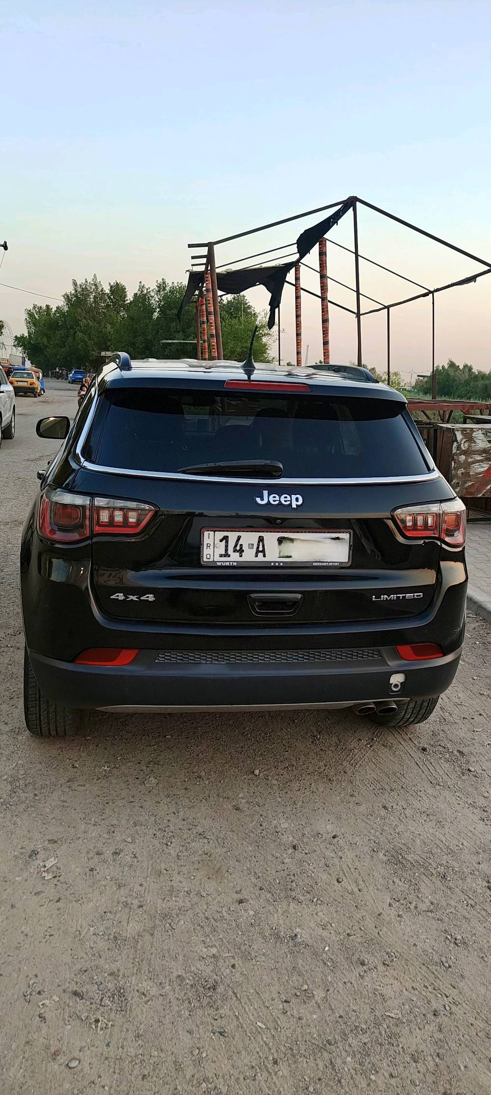 جيب كومباس موديل 19 فول مواصفات لمتد فور ويل مكينة 4 سلندر 2400  تبريد قطعتين سنوية2030 السعر 110 المكان العمارة للتواصل خاص او ***********