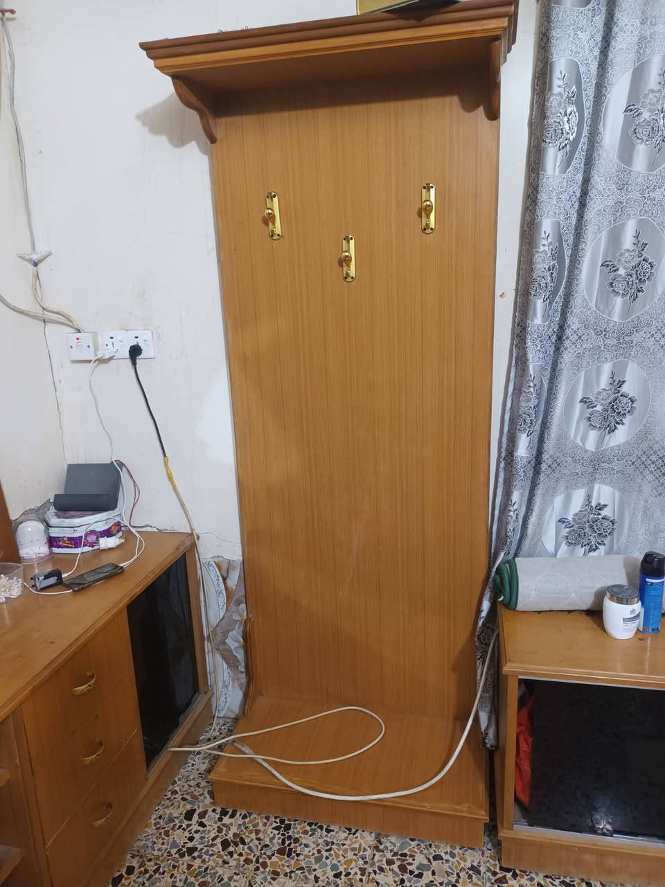 غرفه نوم تفصال عراقي نضيفه جدا السعر ٥٠٠ نقص فقط جامه مال ميز اتواليت ***********
