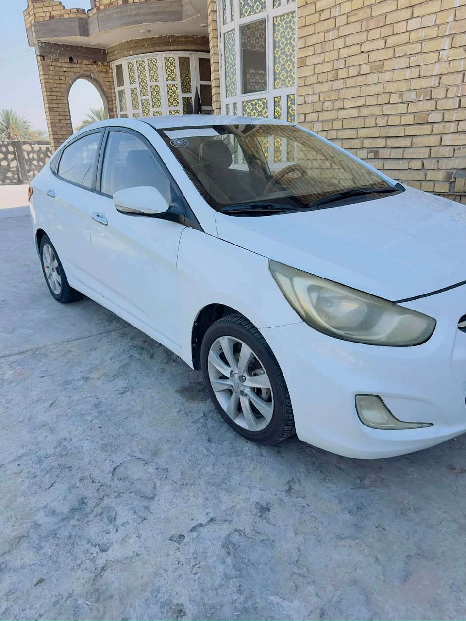 اكسنت ١٣ خليجي محرك ١٦٠٠ قطرتين بيها جاملغ امامي ايمن والايسر فقط نصه بس الي نازله للدوسه ودور خلفي فقط مابيها اي ضربه قويه ولا دواخل لغود وشواصي سليمه بسمي سنويه وهزه جدد مكينه گير حداديه تايرات كله جديد لتخابرني دكلي شبيها كلشي ذاكرلك مكاني بابل سعرها ٨٠$ رقمي ***********
