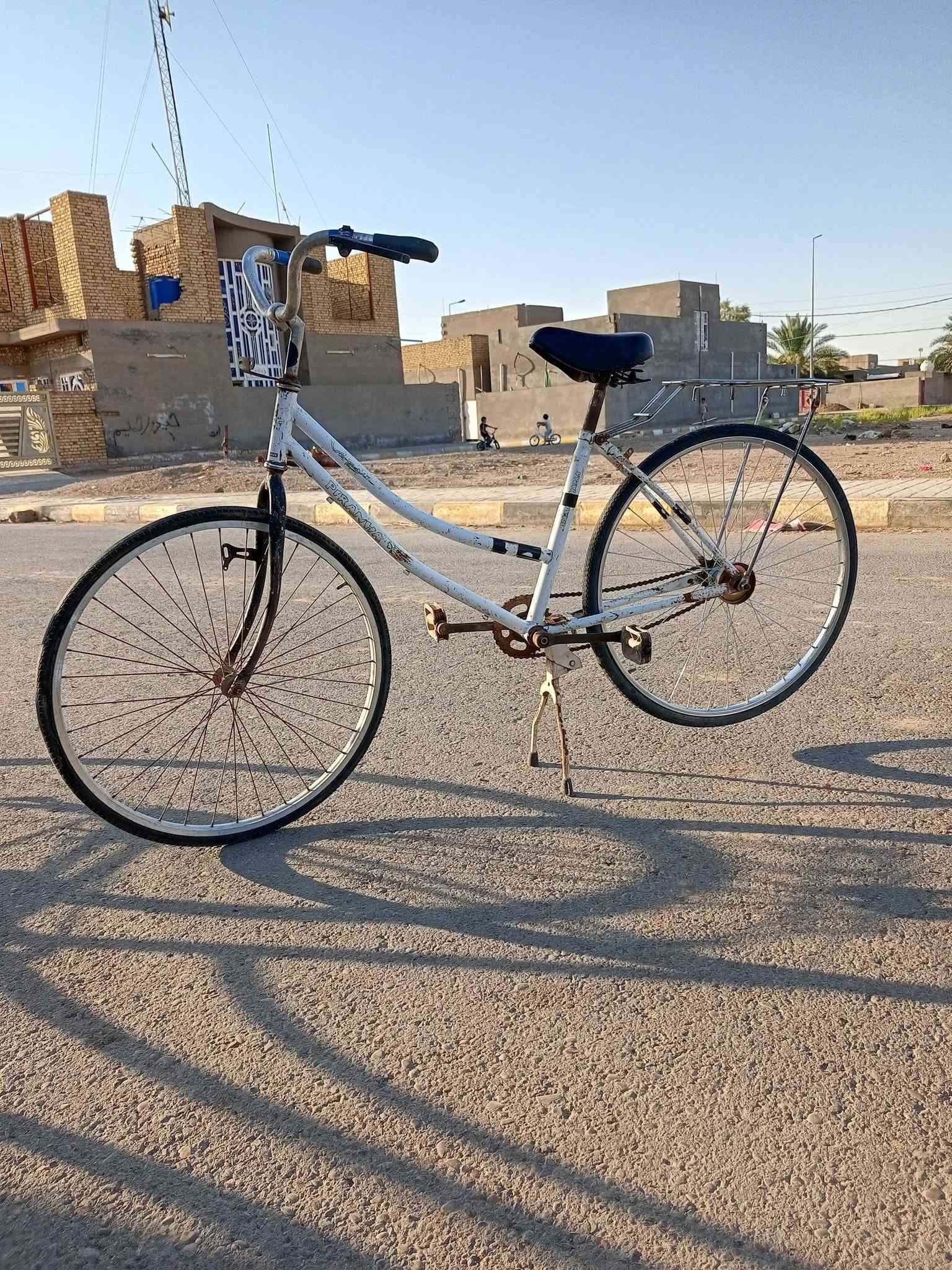 السلام عليكم بايسكلات للبيع العدد 2 الحجم 26 عوزهن تصليح ابسعر امناسب الثنين التصال على الرقم ***********

