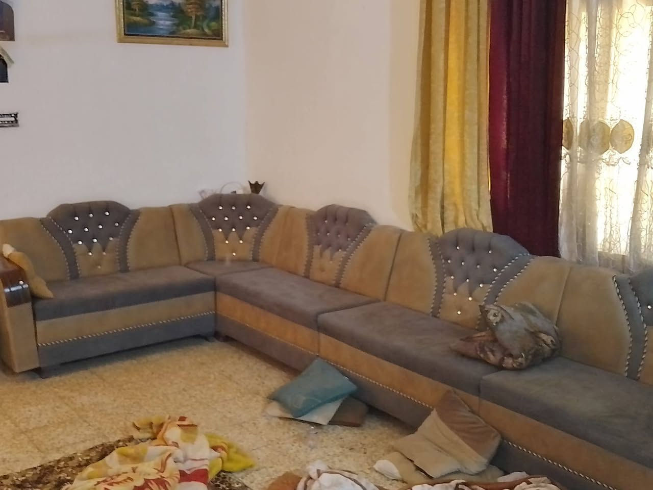 غراض بيت البيع سبلت توسوت جديد استخدام اقل من شهر او مجده أو ثلاجه أو فاره غسل او تخم أو مولده أو مراوح مكان نجف الرقم ***********
